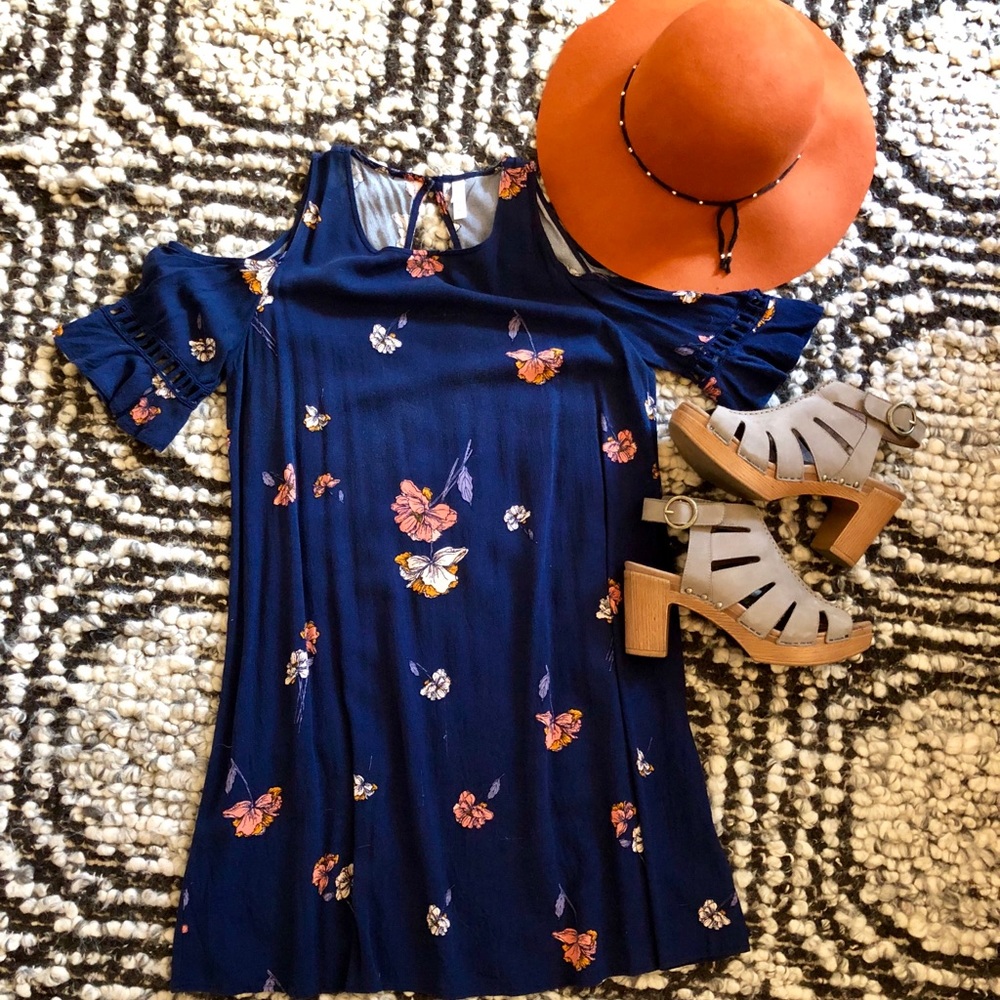 Xhileration cold shoulder navy floral dress size M